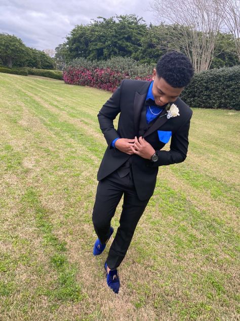 Teen Boy Prom Looks, Prom Outfits For Guys Navy Blue, Royal Blue Tuxedo For Men Prom, Black And Purple Prom Suit, Black And Blue Prom Suit, Blue Homecoming Outfits For Guys, Black And Royal Blue Prom, Blue Tuxedo Prom, Dark Blue Prom Suit