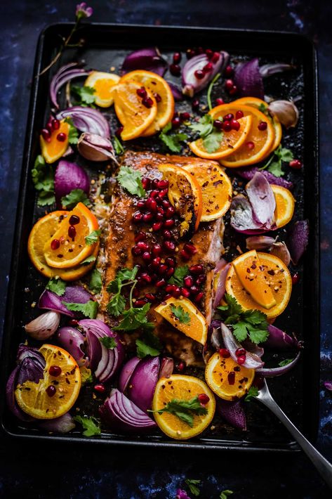 Pomegranate Salmon, Oven Baked Salmon Recipes, Orange Glazed Salmon, Baked Salmon Recipe, Sweet Savory Recipes, Pomegranate Recipes, Carrot Cupcake, Oven Baked Salmon, Marinated Salmon