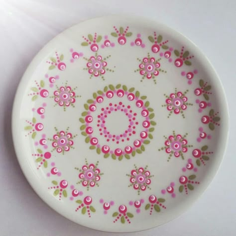 #stipjunkies #workshops #Netherlands Diy Pottery Painting, Stippling Art, Mandala Rock Art, Paint Your Own Pottery, Mandala Art Lesson, Pottery Crafts, Diy Pottery, Ceramics Pottery Art, Dot Art Painting