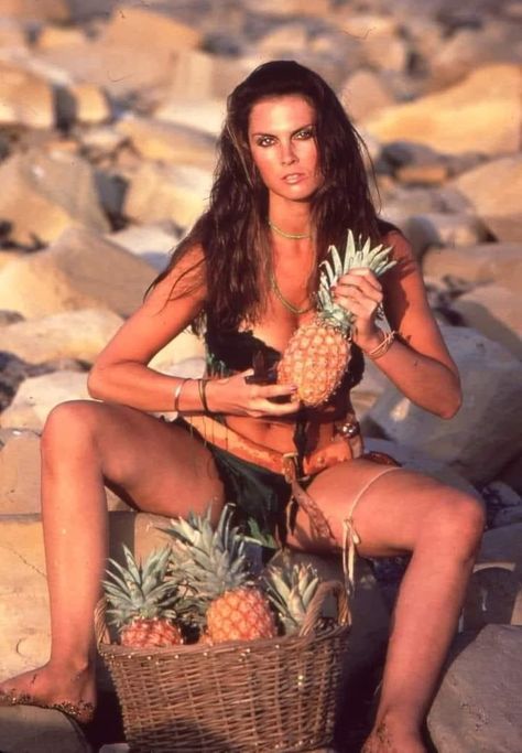 Caroline Munro, Hammer Horror Films, Fantasy Warrior, Horror Films, Old Hollywood, My Pictures, Most Beautiful, Wonder Woman, Hollywood