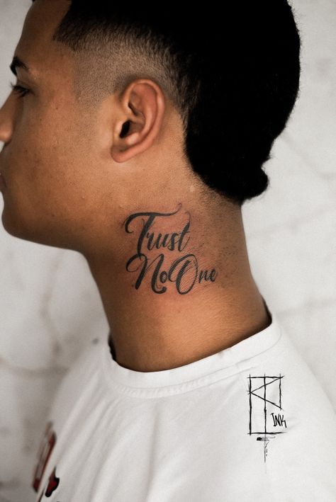 Trust No One Tattoo Neck, Trust No One Neck Tattoo, Side Neck Tattoo Men, Small Neck Tattoos Men, Trust No One Tattoo, Small Neck Tattoos, Side Neck Tattoo, Joker Tattoo, Neck Tattoo For Guys