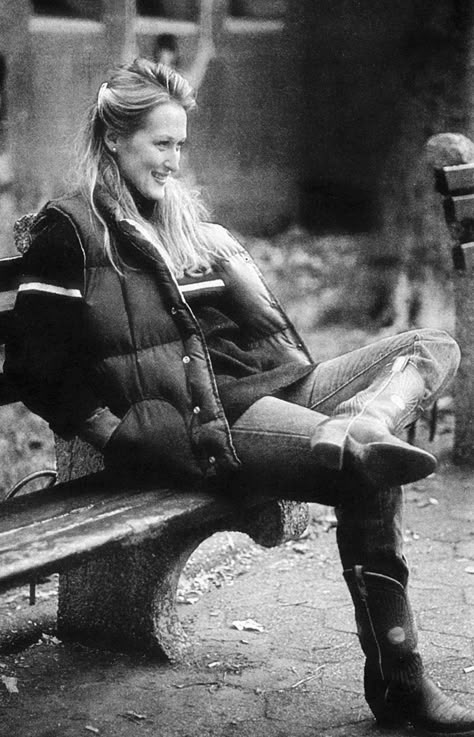 1979MSPhotoshoot_5 | #merylstreep #photoshoot #1979 Meryl Streep 70s Style, Meryl Streep 70s, Mery Streep, France Gall, Claudia Cardinale, Diane Keaton, Jodie Foster, Classic Actresses, Julianne Moore