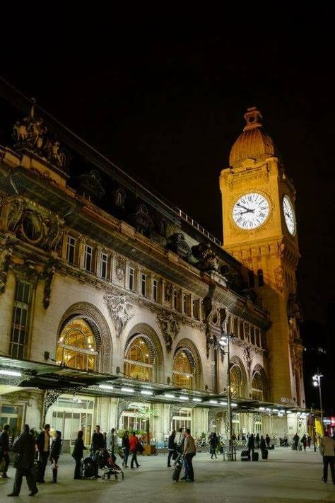 Gare de Lyon,le train bleu France Lyon, Beautiful Paris, Train Stations, Paris Images, International Flights, I Love Paris, Lyon France, Louvre Paris, Living In Paris