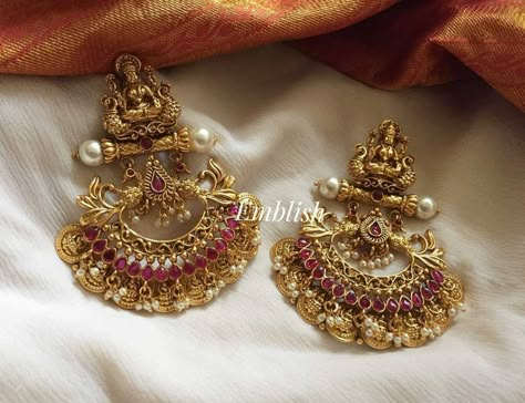 Gold Jumki Designs Earrings, Gold Bridal Earrings Indian, Lakshmi Earrings Gold, Gold Hanging Earrings Indian, Gold Chandbali Earrings Design, Gold Earrings Designs Indian, Gold Earrings Designs For Wedding, Antique Earrings Studs, Gold Jhumka Designs