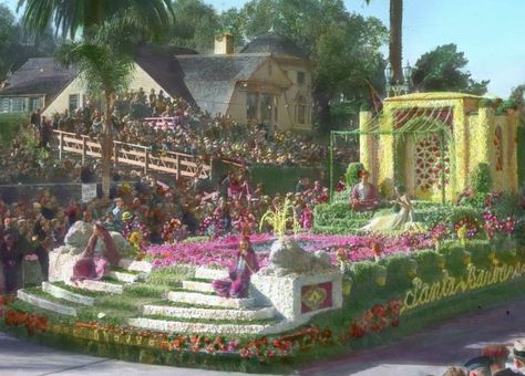 Remember the Rose Bowl: The 1938 Tournament of Roses Parade - On Jan. 1, 1938 the 49th Annual Tournament of Roses Parade was held in downtown Pasadena, California. The procession preceded the game between Alabama and California in the Rose Bowl. Below is a short home movie of the parade and, after the jump, there are a collection of photos of various floats. Rose Bowl Parade, Tournament Of Roses Parade, Christmas Parade Floats, Pasadena California, Rose Parade, California History, Parade Float, Christmas Parade, Home Movies