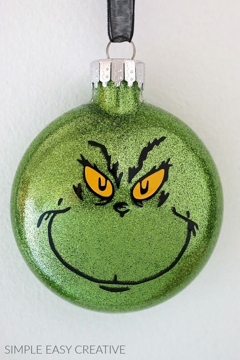 Grinch Ornaments :: Make your own Grinch Christmas Ornaments or give them as gifts! #simpleeasycreative #hoosierhomemade #grinchornaments #grinchchristmasornaments #grinchchristmasdecorations Grinch Ornaments Diy, Christmas Ornaments Diy Kids, Ornaments Diy Kids, Grinch Decorations, Grinch Christmas Tree, Grinch Ornaments, Grinch Christmas Decorations, Christmas Crafts For Adults, Christmas Crafts To Make