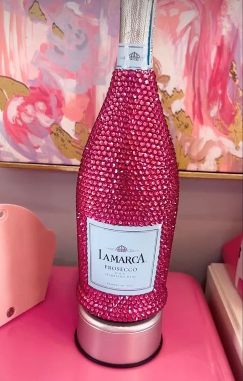 21 Birthday Champagne Bottle, Bedazzled Champagne Bottle, Glitter Champagne Bottle Diy, Decorated Champagne Bottles, Glitter Champagne Bottle, 21 Bday Ideas, Liquor Bottle Decor, Diy Bedazzled, Lamarca Prosecco