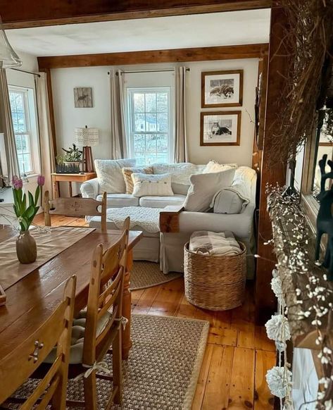 Modern Farmhouse Small Living Room, Rainy Fall Morning, Modern Farmhouse Living Room Ideas, Farmhouse Living Room Ideas, Rainy Fall, Farmhouse Pictures, Face Framing Curtain Bangs, Modern Farmhouse Living, Fall Morning