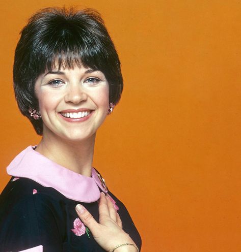 CINDY WILLIAMS 1947-2023: FAREWELL TO A TV FAVORITE Cindy Williams, Laverne & Shirley, James Garner, American Graffiti, Will And Grace, Barbra Streisand, Important Facts, Child Life, Save Her