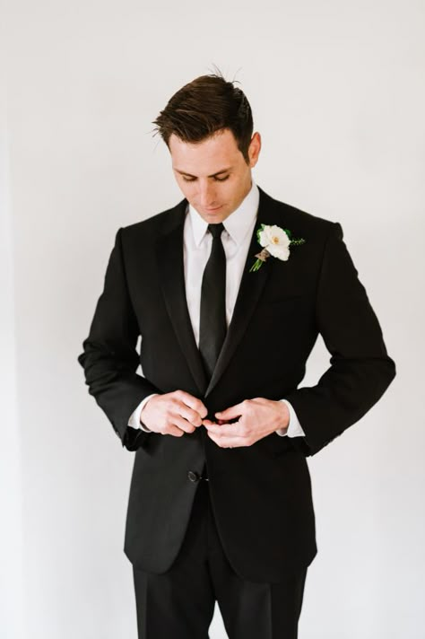 Black Wedding Suit Groom, Groom Black Suit, Black Suit White Shirt, Groom Attire Black, Black Tuxedo Wedding, Wedding Suits Men Black, Groom Suit Black, Groom And Groomsmen Suits, Black And White Suit