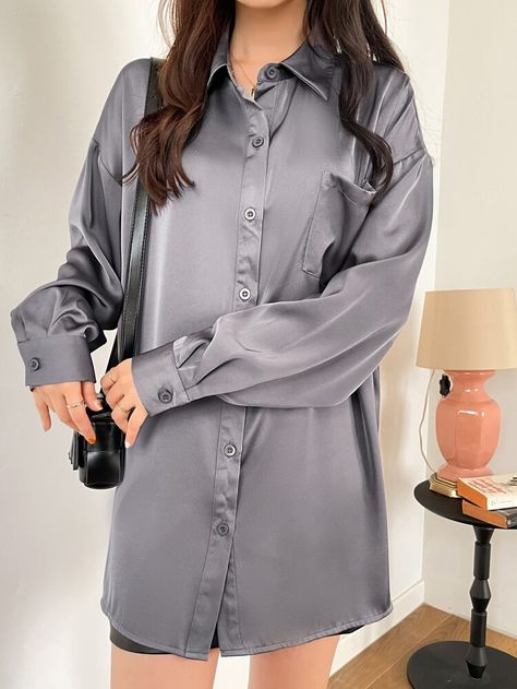 Oversized Blouse Outfit, Grey Colour Shirt, Long Shirt Tops, Dress Design Ideas, 1980s Fashion Trends, Blouse Nylon, Women Lace Blouse, Statement Blouse, Simple Blouse Designs