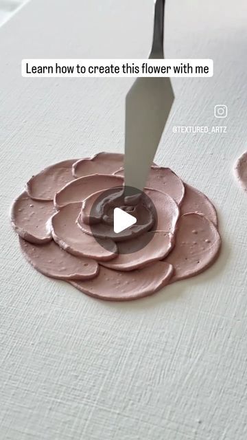 Textured Roses Painting, Diy Textured Canvas Art Flowers, Textured Art Beginner, Textured Art Diy Tutorials, Diy Textured Flower Art, Texture Petal Art, 3d Painting Tutorial, Diy Textured Flowers On Canvas, Textured Artwork Flowers