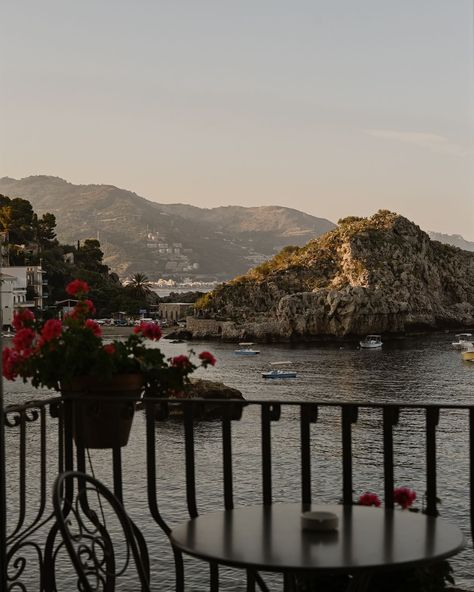 Different light, same balcony - which one is your favourite? 🌞🌺✨ All taken from Belmond Villa Sant’Andrea — #belmond #theartofbelmond #hotelsoftheworld #beautifulhotels #luxuryhotelsoftheworld #travelbloggers #travelbloggerlife #italysummer #italiansummer #europeansummer #summerinspiration #summerinitaly #sicilylove #italylovers #italyhotels #taormina #taorminasicily #tinyatlasquarterly #mytinyatlas #italyphoto #italylovers #italyphotography #travelphotographer #travelphotographyguide #vi... Visit Sicily, Taormina Sicily, Italy Hotels, Italy Summer, Italy Photography, Photography Guide, Italy Photo, Italian Summer, Summer Inspiration