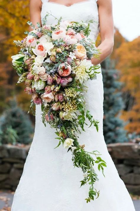 Bridal Bouquet Styles, Vintage Bridal Bouquet, Alternative Wedding Bouquet, Vintage Bouquet Wedding, Cascading Bridal Bouquets, Cascading Wedding Bouquets, Chic Vintage Brides, Bridal Bouquet Fall, Rustic Fall Wedding