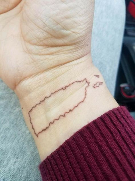 Puerto Rico silhouette tattoo #outline #puertorico #vieques #culebra #boricua #isla #caribbean #tattoos #tatoo Ponce Puerto Rico Tattoo, Boricua Tattoos, Puerto Rico Tattoo, Sketchy Tattoo, Simple Forearm Tattoos, Map Tattoos, Tattoos With Kids Names, Coffee Tattoos, Silhouette Tattoos