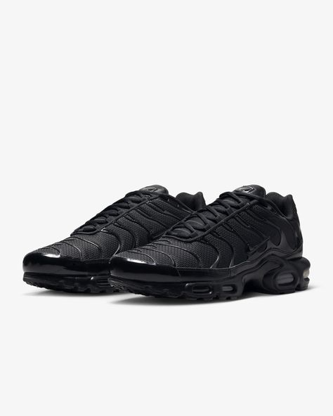 All black Tn is arguably one of the best Nike has produced outside of the Jordan line, they go with every outfit and to top it all off they are all BLACK! Nike Air Max Mens, Wavy Design, Nike Tn, Athletic Shoes Nike, Sports Football, Nike Air Max Plus, New Nike Air, Air Max Plus, Triple Black