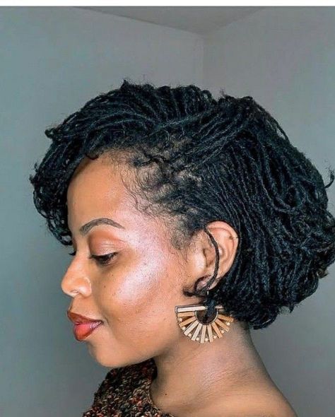 Sisterloc Bob Styles, Microlocs Bob Cut, Microloc Styles Short, Microlocs Bob, Microlocs Wedding Hairstyles, Microloc Updo Hairstyles, Style Microlocs, Sisterlocs Hairstyles For Women, Microloc Hairstyles