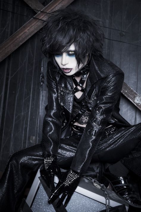 Visual Kei Outfits, Visual Kei Fashion, Alternative Subcultures, Kei Visual, Kei Fashion, Aesthetic Outfit Ideas, Aesthetic Japan, Aesthetic People, Makeup Designs