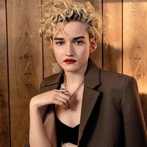 (2) Aly Art - YouTube Aly Art, Anna Delvey, Garner Style, Vintage Photography Women, Marie Claire Australia, Curly Undercut, Curly Pixie Hairstyles, People Make Mistakes, Julia Garner