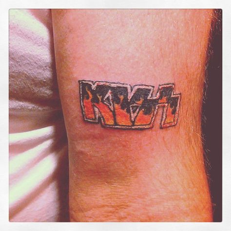 #KISS #kiss #Band #arm  #tattoo #awesomeamberarts Kiss Band Tattoo Ideas, Band Arm Tattoo, Kiss Band Tattoo, Rock Band Tattoos, Kiss Pic, Kiss Tattoo, Banda Kiss, Kiss Tattoos, Band Tattoos