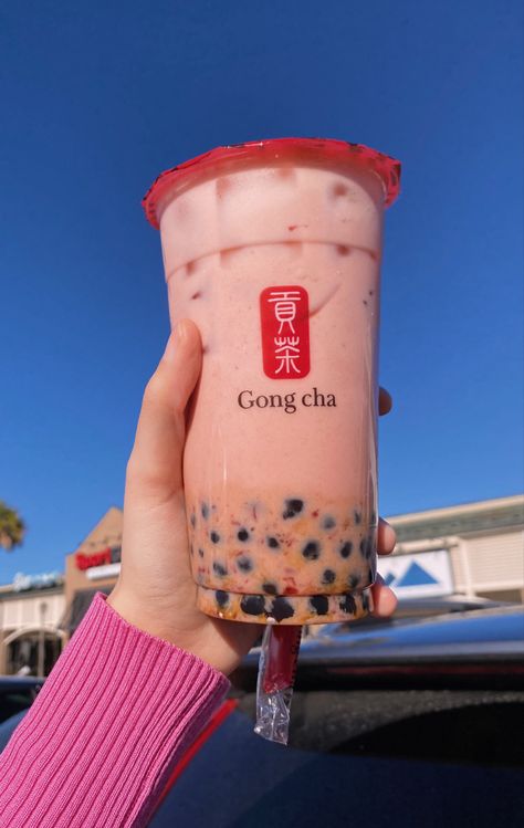 North Charleston Sc, Gong Cha, Bubble Tea Boba, Boba Drink, Candy Drinks, Grad Party Decorations, Bubble Milk Tea, Strawberry Milk, Boba Tea