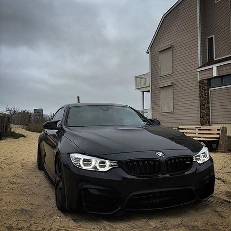 Pure evilness  BMW M4 from @darkknightm4 Bmw 320, Bavarian Motor Works, Luxury Boat, Bmw 4 Series, Bmw Parts, Bmw M4, Millionaire Lifestyle, Future Car