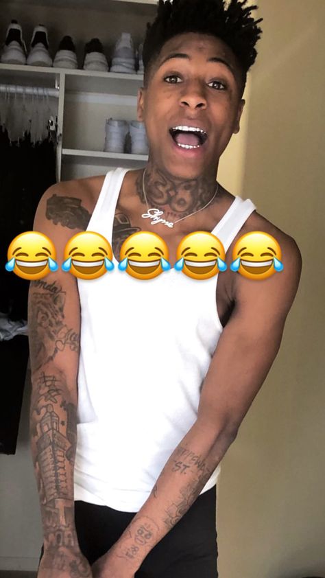 Nba Young Boy, Lowkey Rapper, Nba Baby, Baby Boy Swag, Nba Outfit, Rapper Outfits, Best Rapper Alive, Nba Youngboy, Black Men Street Fashion