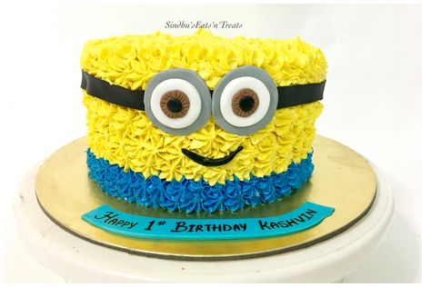 Minion theme smash cake Minons Cake, Minion Cake Design, Cake Minion, Minions Birthday Theme, Emoji Birthday Cake, Minion Birthday Cake, Minions Birthday, Minion Theme, Smash Cakes