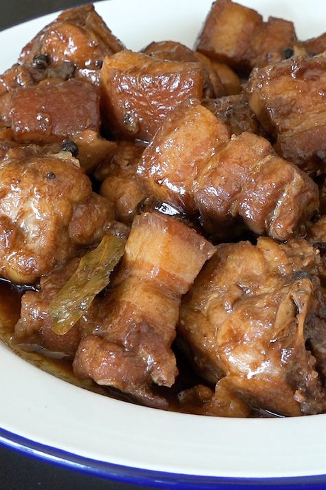 Adobo Pork Filipino, Adobo Aesthetic, Adobo Chicken Filipino, Chicken Pork Adobo, Fatty Steak, Chicken Adobo Filipino, Adobo Pork, Lutong Pinoy, Fast Food Drinks