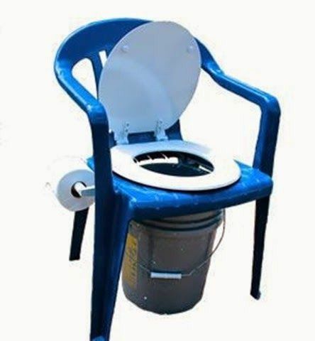 Diy Outhouse, Portable Toilet For Camping, Koti Diy, Camping Hacks Diy, Camping Toilet, Camping Tools, Diy Camping, Camping Checklist, Camping Glamping