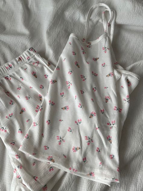 Shorts Pajamas Aesthetic, Cute Pajamas Aesthetic Summer, Floral Pajamas Aesthetic, Cottage Core Pajamas, Flower Pjs, Pajama Set Aesthetic, Cottagecore Pajamas, Tank Top Pajamas, Cute Pj Sets