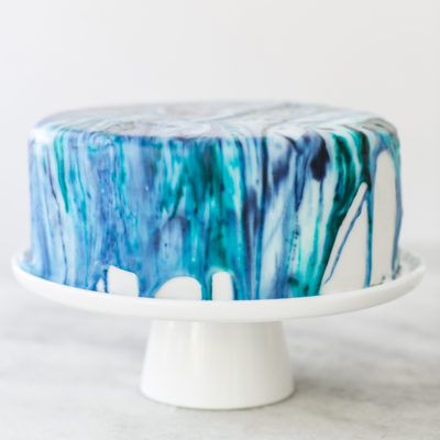 Simple Cake Decoration, Drip Cake Recipes, Easy Icing Recipe, Fondant Smoother, Elaborate Cakes, Cake Calories, Entertaining Tips, Chocolate Drip Cake, Cake Diy