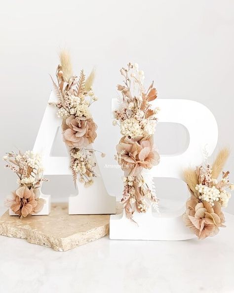 Boho Centerpieces Baby Shower Girl, Boho Baptism Decorations, Bridal Shower Diy Decorations, Boho Chic Baby Shower Ideas, Boho Baby Shower Centerpieces, Baptism For Girl, Girl Baptism Decorations, Room Inspo Baddie, Boho Theme Party