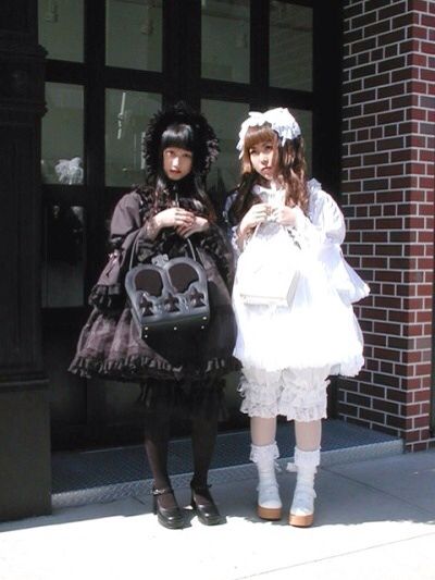 Kuro and shiro Lolitas- from Metamorphose circa 2000 Old School Egl, Opposite Aesthetic, Goth Doll, Winter Rabbit, Japan Fashion Street, Noel Fielding, Juergen Teller, Lolita Outfits, Elegant Gothic