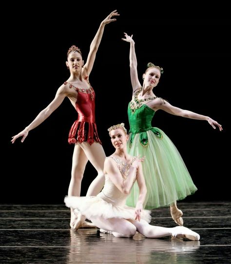 PNB's Ariana Lallone (Rubies), Patricia Barker (Diamonds) & Louise Nadeau (Emeralds) in a publicity photo for 'Jewels' (2006) Labyrinth Costume, Ballerina Photography, Pacific Northwest Ballet, Famous Dancers, Pretty Costume, Ballerina Barbie, George Balanchine, Vintage Ballet, Visual And Performing Arts