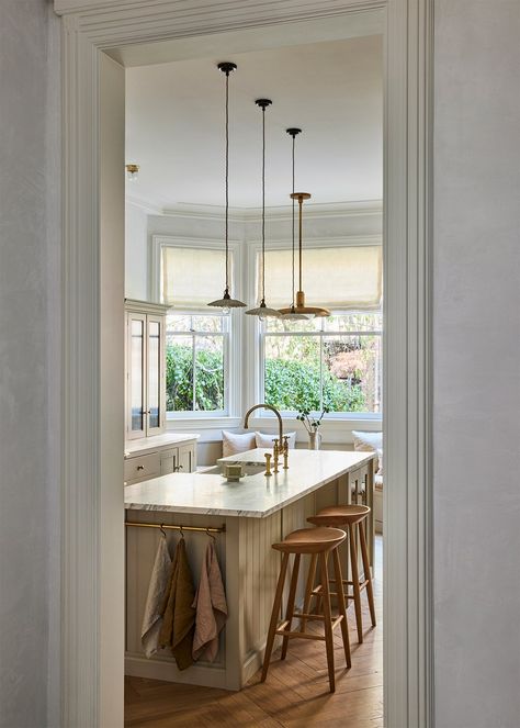 A Jersey City Victorian Brownstone That Looks Like It Belongs in London Olive Kitchen, Classic English Kitchen, Devol Kitchens, Window Treatments Living Room, English Kitchens, Style Deco, Kitchen Farmhouse, Kitchen Inspo, Kitchen Reno