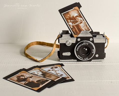 Paper Camera Gift, Camera Paper Craft, Polaroid Camera Paper Craft, Camera Diy, Diy Camera Craft, Camera Pop Up Card, Camera Birthday Cards Diy, Polaroid Camera Card Diy, Paper Camera