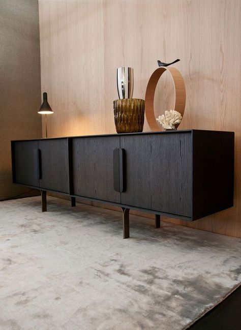 Mid Century Modern Living Room Design, Luxury Sideboard, Sideboard Modern, Sideboard Decor, Luxury Furniture Design, Mid Century Modern Living, Mid Century Modern Living Room, Room Deco, Sideboard Designs