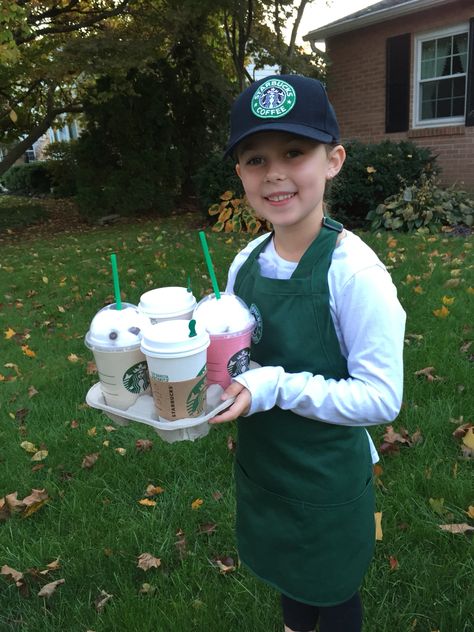 Starbucks barista costume Starbucks Barista Costume, Barista Costume, Coffee Costume, Starbucks Halloween Costume, Last Minute Couples Costumes, Starbucks Costume, Costumes For Teenage Girl, Costume Couples, Easy College Halloween Costumes