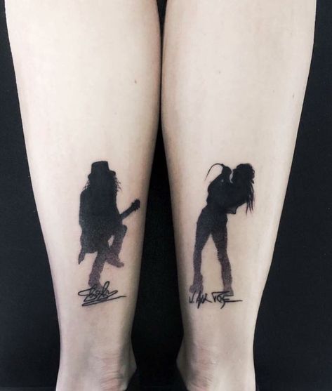 Very cool! 🔫🌹🤘🤘🤘 Rock N Roll Inspired Tattoos, Axl Rose Tattoo Ideas, Gnr Tattoo Ideas, Slash Tattoo Ideas, Slipknot Tattoo Designs, Rockstar Tattoo Ideas, Rock N Roll Tattoo Ideas, Rock And Roll Tattoo Ideas, Rock Tattoo Music