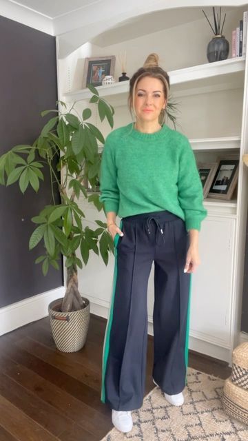 ✨ Marie ✨ on Instagram: "You all seemed to love the green jumper from my Octobers @stitchfixuk delivery, so I thought I’d show you a few ways to wear it 💚💚 Jumper: @vila_official (I am in a S) It comes in about 7 different colours! Outfit 1: Faux leather trousers: @marksandspencer (current) Loafers: @officeshoes (old) Scarf: @laredoute_uk (old) Outfit 2: Trousers: @marksandspencer (current. I’m in 10R) Trainers: @puma (really old) Outfit 3: Jeans: @zara (old, slim boyfriend fit. They have s Shirt And Jumper Outfit Women, Green Trainers Outfit Women, Shirt And Jumper Outfit, Jumper Outfit Winter, Jumper Outfit Women, Green Jumper Outfit, Wfh Style, Triangle Outfits, Inverted Triangle Outfits