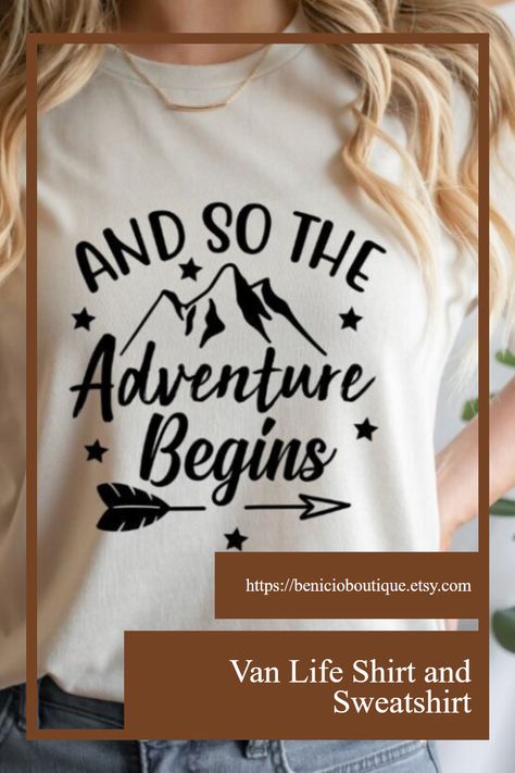 Travel Comfy Outfit, Cozy Airport Outfit, Cozy Outfit Aesthetic, Camp Shirt Designs, Comfy Outfit Ideas, Effortless Aesthetic, Sweatshirt Ideas, Camp Shirts, Camping Shirts