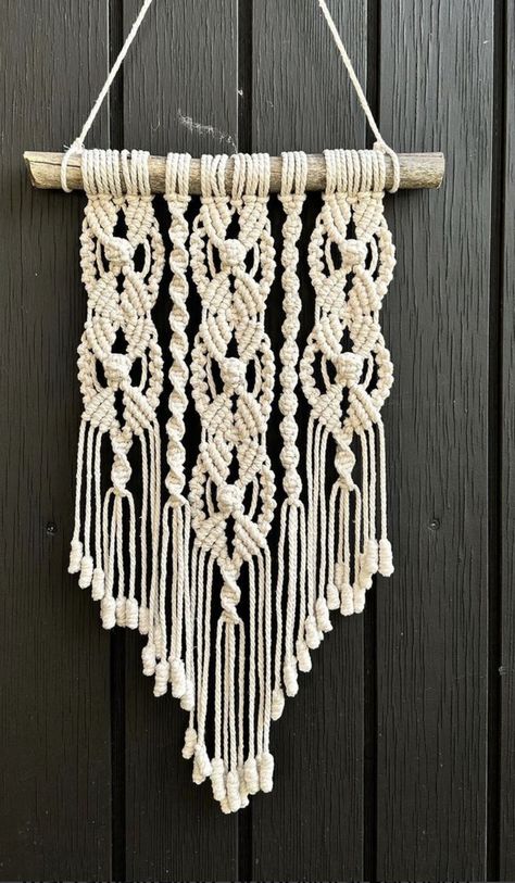 Macrame Design Pattern, Wall Macrame, Small Macrame Wall Hanging, Macrame Wall Hanging Tutorial, Free Macrame Patterns, Macrame Headboard, Macrame Plant Hanger Patterns, Macrame Knots Pattern, Diy Macrame Plant Hanger