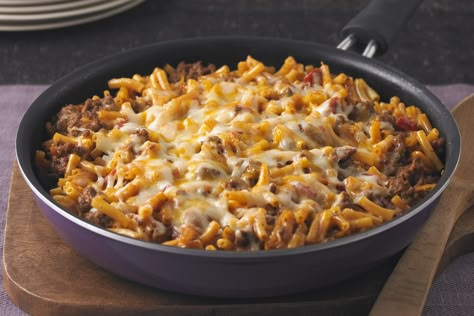 Cheesy Macaroni-Beef Skillet - Recipes - Kraft Heinz Kraft Mac And Cheese Recipe, Kraft Mac And Cheese, Ground Beef Lunch, Beef Snacks, Crockpot Recipes Ground Beef, Kraft Mac N Cheese, Kraft Dinner, Chicken Breast In Air Fryer, Cheesy Macaroni