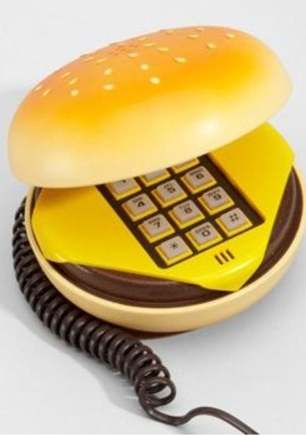 Juno's hamburger phone! Why don't they make these any longer? Hamburger Phone, Burger Phone, Vintage Phones, Phone Shop, Home Camera, Bobs Burgers, Home Phone, Summer Gifts, Electronic Gifts