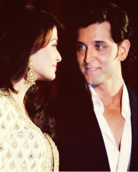 Aishwarya Rai Hrithik Roshan, Hrithik Roshan 90s, Aishwarya Rai Pictures, Jodha Akbar, Sajal Ali, Aishwarya Rai Bachchan, Bridal Jewelry Collection, Amitabh Bachchan