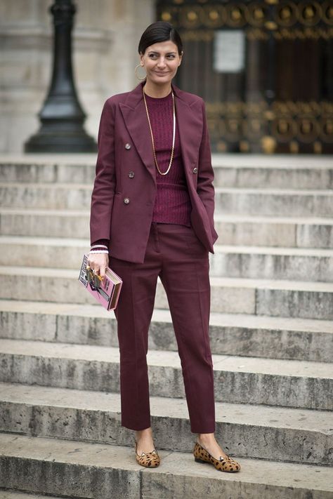 Comfortable Work Clothes, Work Outfits Frauen, Burgundy Outfit, Giovanna Battaglia, Diana Vreeland, Anna Dello Russo, Fall Outfits For Work, Womens Fashion For Work, Work Outfits Women