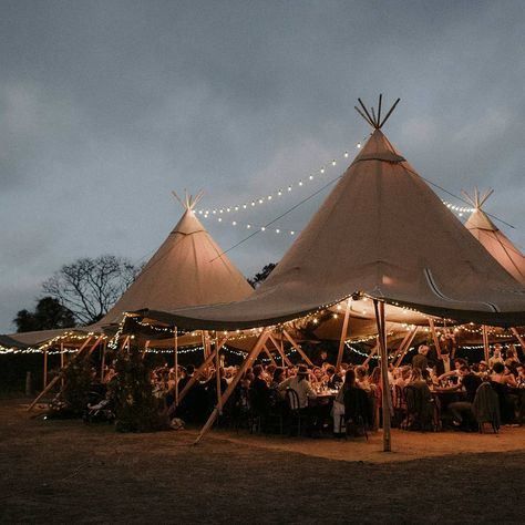 Bilbo Birthday, Tepee Wedding, Wedding Teepee, Bubbles Wedding, Teepee Wedding, Country Victorian, Wedding Marquee, Wedding Bubbles, 21st Party