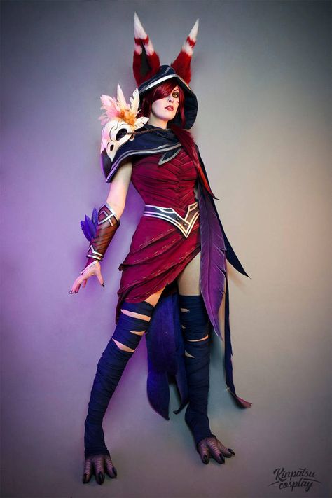 Xayah - League of Legends by Kinpatsu-Cosplay Xayah League Of Legends, Lol Cosplay, The Us, Cosplay League Of Legends, League Legends, Xayah And Rakan, Video Game Cosplay, Cosplay Armor, Naruto Cosplay