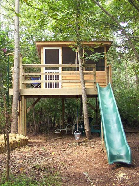 21 Amazing (and Totally DIY-able) Tree Houses for Kids Treehouse Design Architecture, House Playground, Treehouse Masters, Building A Treehouse, Tree House Plans, Tree Fort, Tree House Diy, Build A Playhouse, Tree House Kids